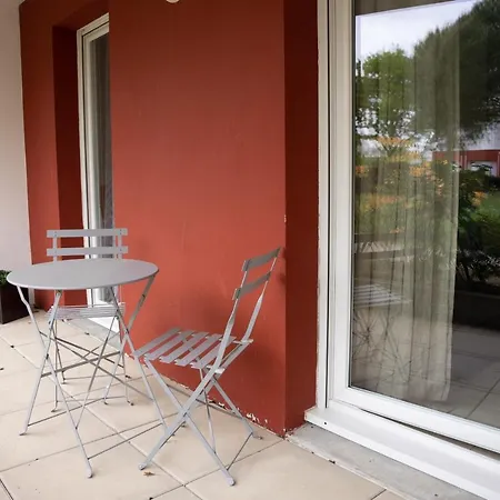 Апартаменты De Florigny Avec Parking Souterrain Et Terrasse Каркфу